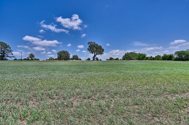 6238 Kovar Road, Fayetteville, TX 78940