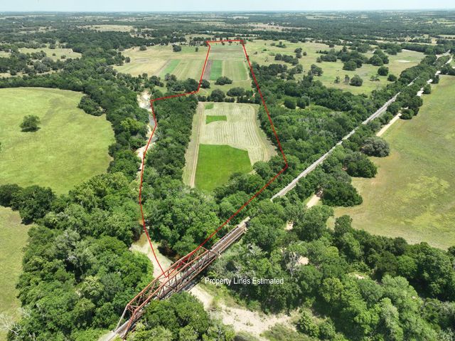 6238 Kovar Road, Fayetteville, TX 78940