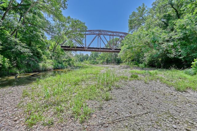 6238 Kovar Road, Fayetteville, TX 78940