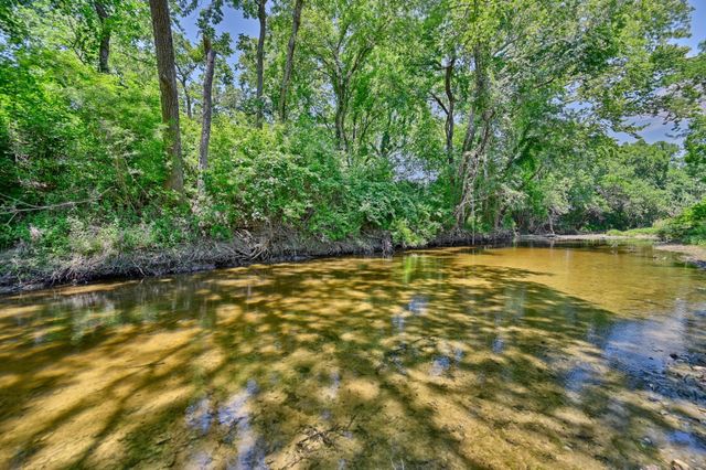 6238 Kovar Road, Fayetteville, TX 78940