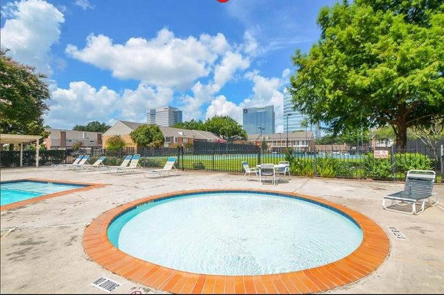 1573 W Sam Houston Parkway S, Houston, TX 77042