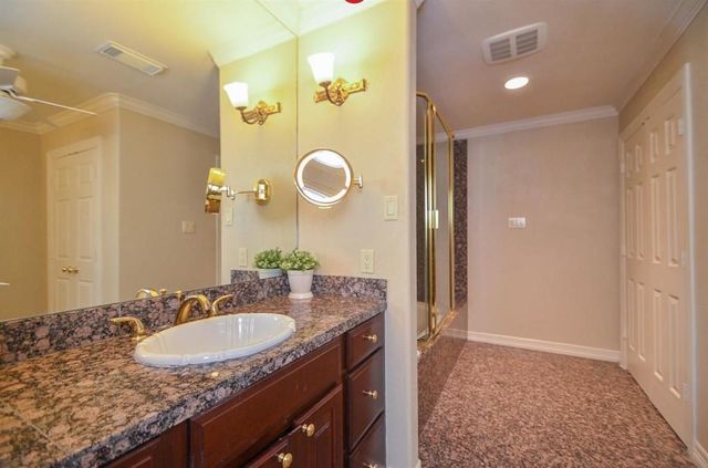 1573 W Sam Houston Parkway S, Houston, TX 77042