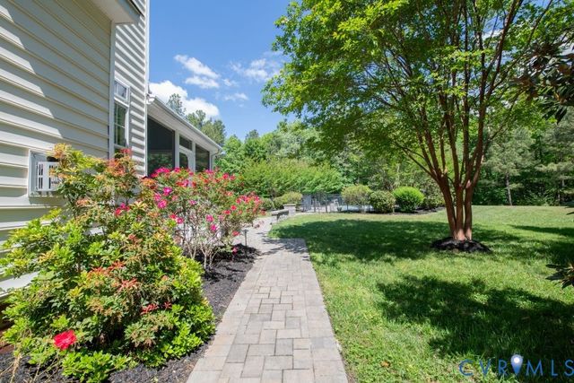 8452 Mount Eagle Rd, Hanover, VA 23005