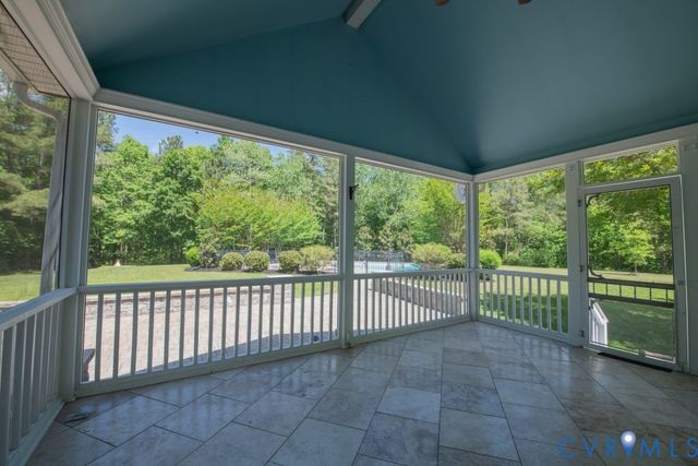 8452 Mount Eagle Rd, Hanover, VA 23005