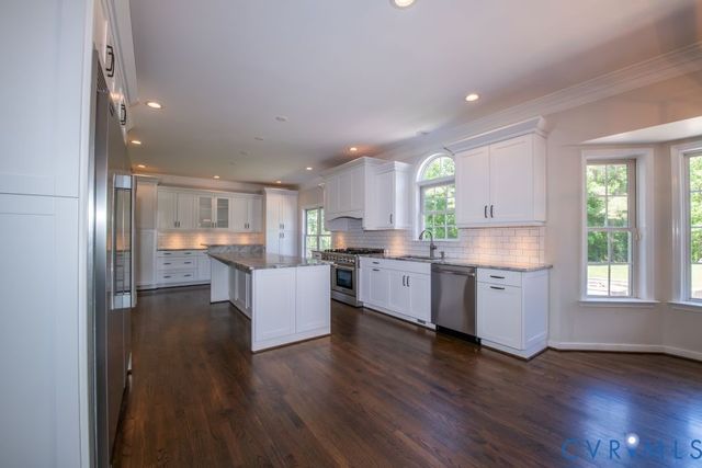 8452 Mount Eagle Rd, Hanover, VA 23005