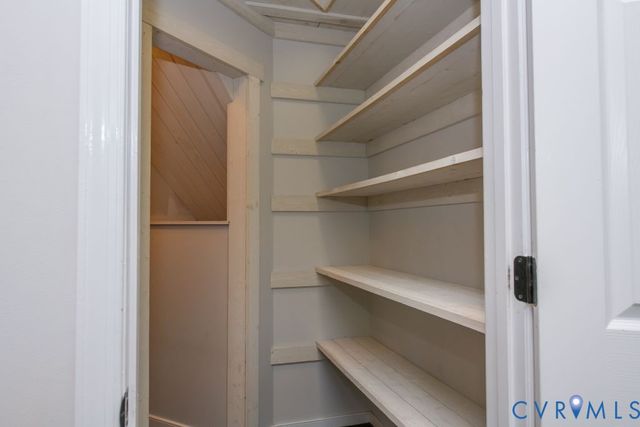 8452 Mount Eagle Rd, Hanover, VA 23005