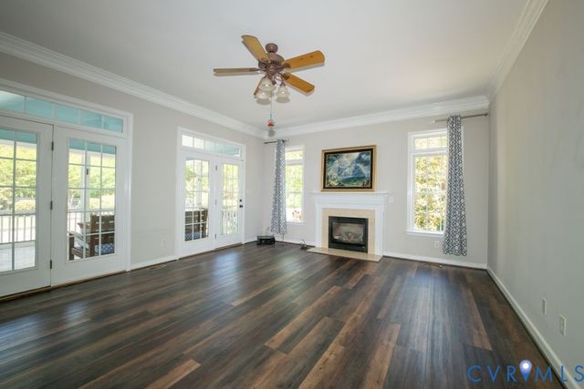 8452 Mount Eagle Rd, Hanover, VA 23005