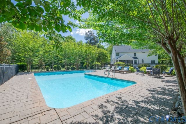 8452 Mount Eagle Rd, Hanover, VA 23005