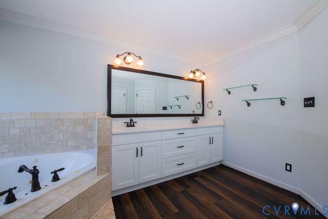 8452 Mount Eagle Rd, Hanover, VA 23005