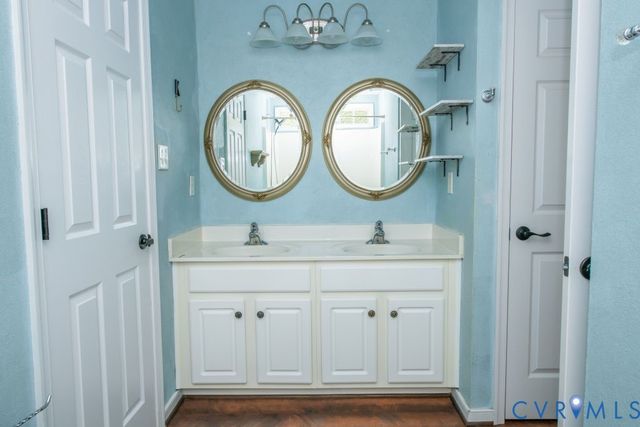 8452 Mount Eagle Rd, Hanover, VA 23005