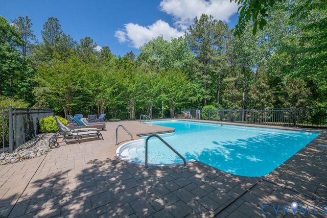 8452 Mount Eagle Rd, Hanover, VA 23005