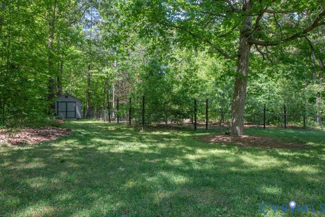 8452 Mount Eagle Rd, Hanover, VA 23005