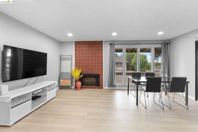 2400 Shadow Lane 110, Antioch, CA 94509