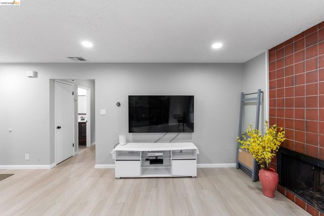 2400 Shadow Lane 110, Antioch, CA 94509