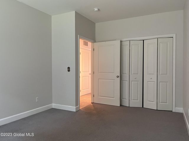 15 Lancaster Place, Milton, NY 12020
