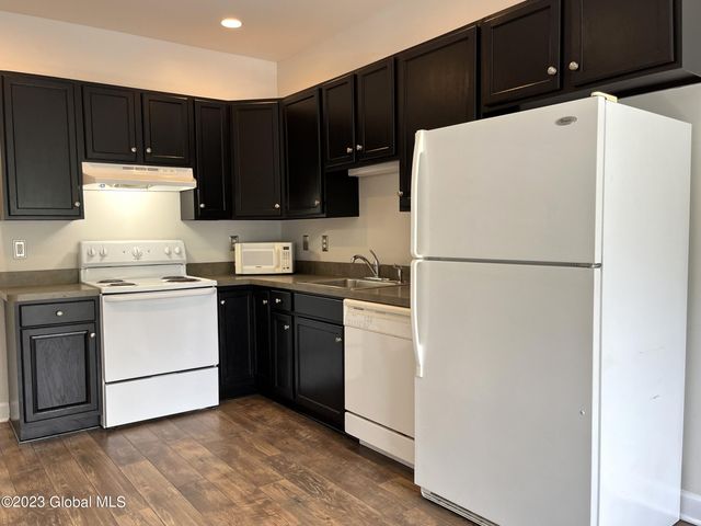 15 Lancaster Place, Milton, NY 12020