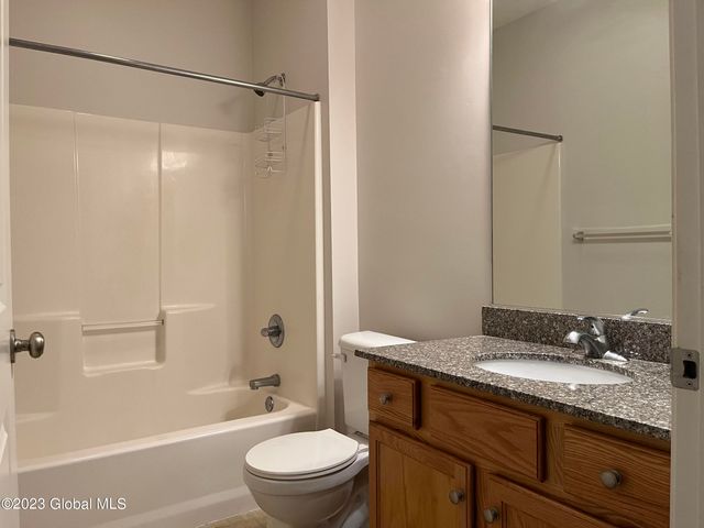 15 Lancaster Place, Milton, NY 12020