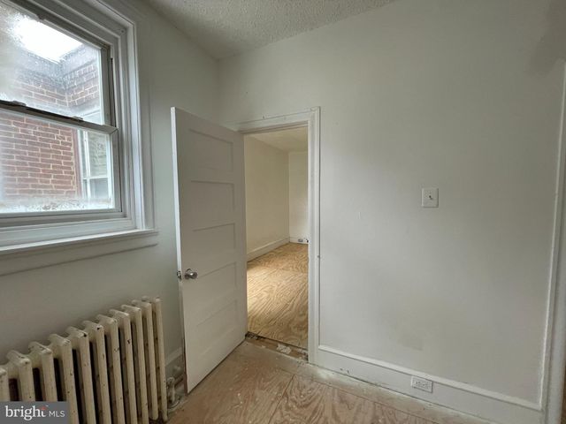 4936 N 9TH ST, Philadelphia, PA 19141