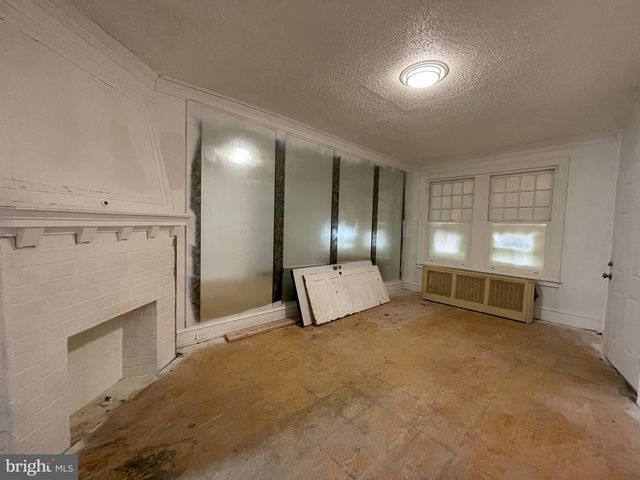 4936 N 9TH ST, Philadelphia, PA 19141