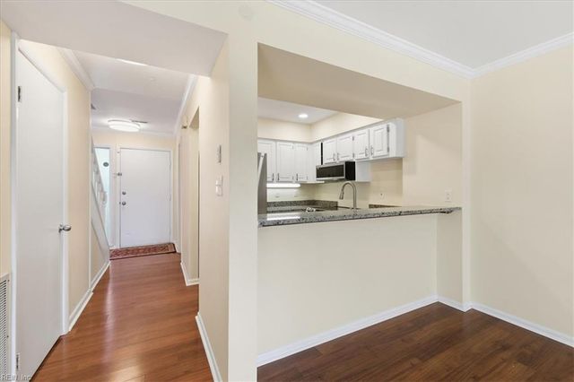 233 Mill Point DR, Hampton, VA 23669