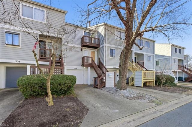 233 Mill Point DR, Hampton, VA 23669