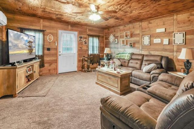 179 Aderholt Road, Bronston, KY 42518