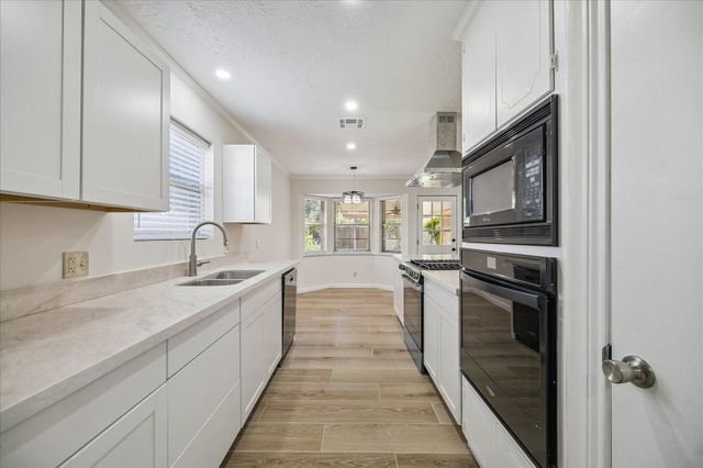 9631 Philmont Drive, Houston, TX 77080