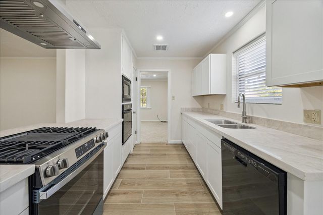 9631 Philmont Drive, Houston, TX 77080