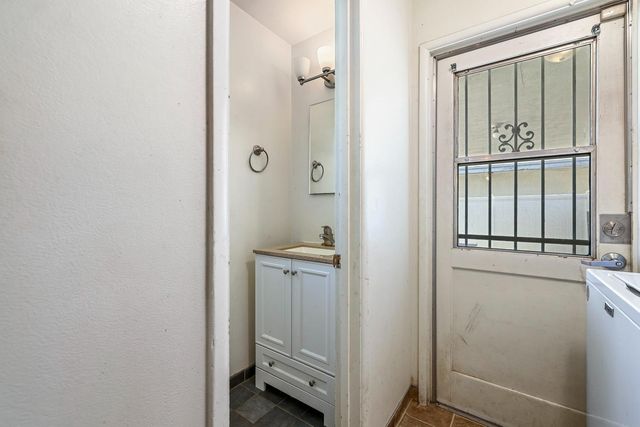 3913 E Fountain Way, Fresno, CA 93726