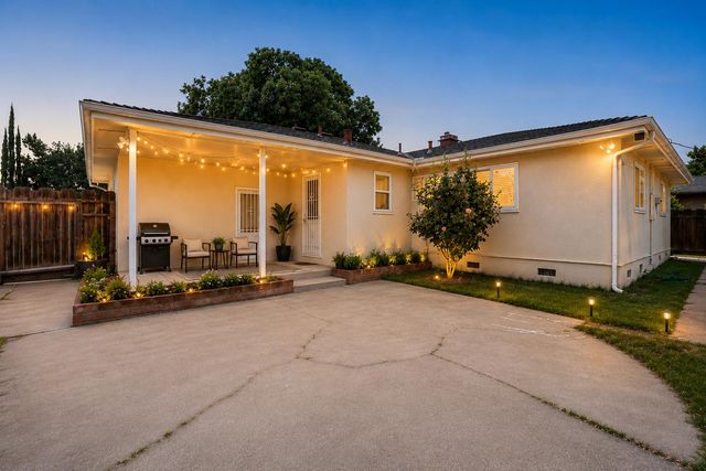 3913 E Fountain Way, Fresno, CA 93726