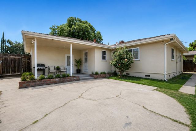 3913 E Fountain Way, Fresno, CA 93726