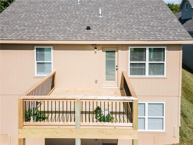 13745 Leigh Drive, Bonner Springs, KS 66012