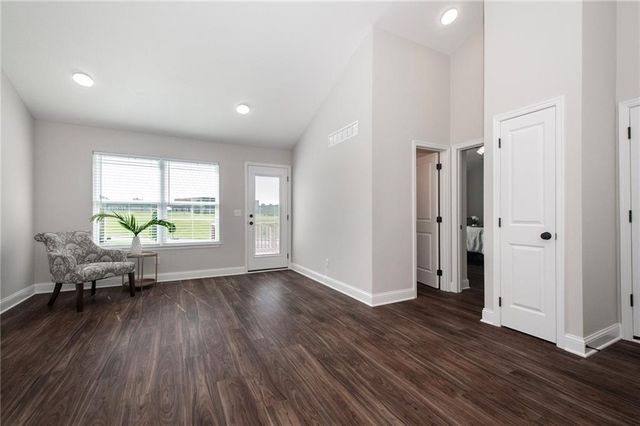 13745 Leigh Drive, Bonner Springs, KS 66012