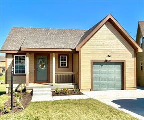 13745 Leigh Drive, Bonner Springs, KS 66012