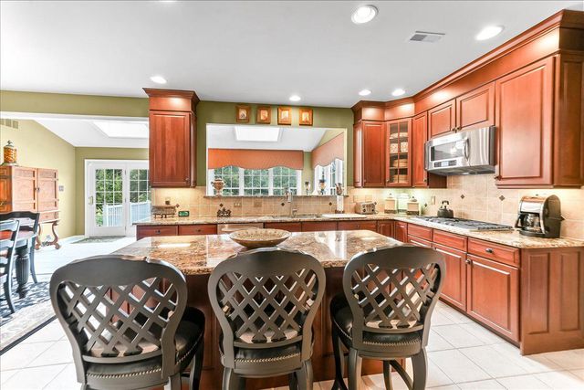 30 WILLIAM HOWARD DR, Glen Mills, PA 19342