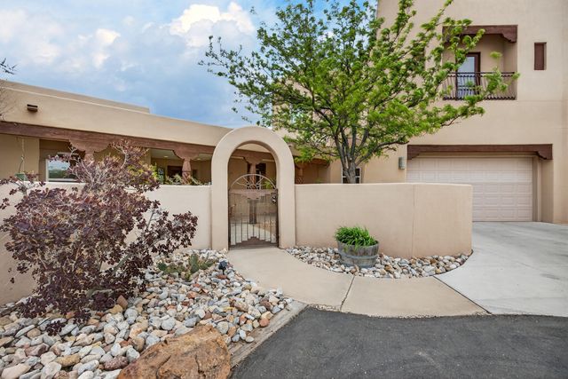 2500 Abrazo Road NE, Rio Rancho, NM 87124