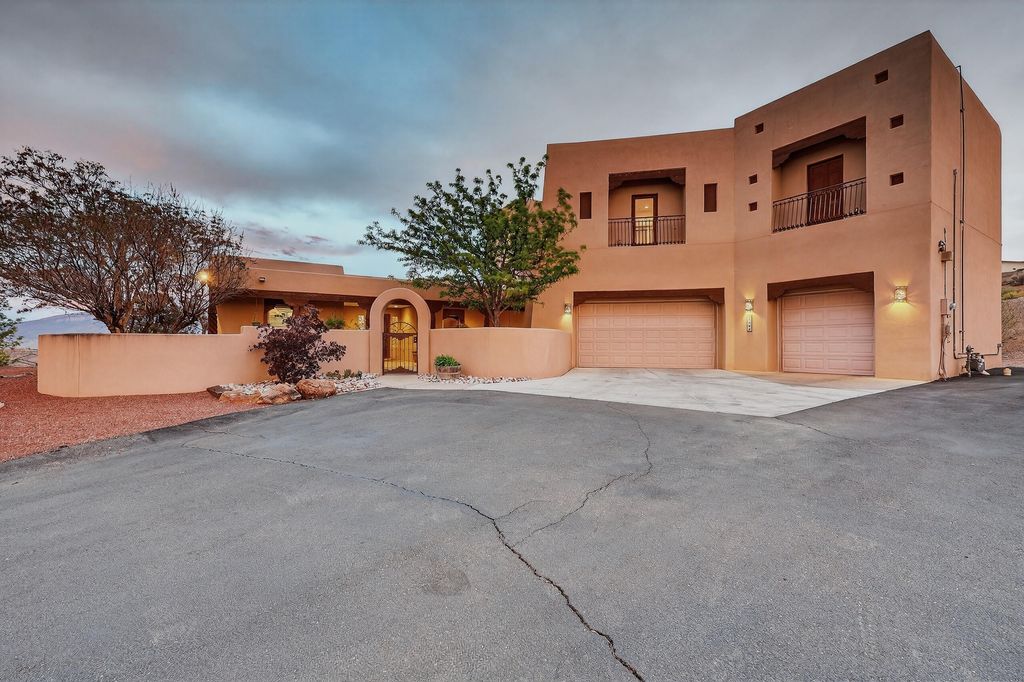 2500 Abrazo Road NE, Rio Rancho, NM 87124