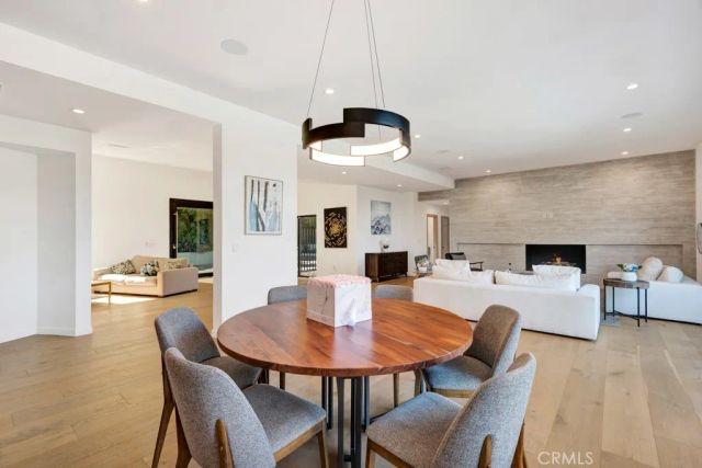 15641 High Knoll Road, Encino, CA 91436