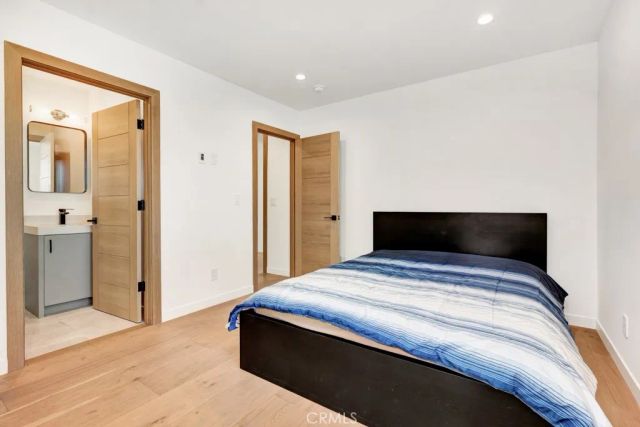 15641 High Knoll Road, Encino, CA 91436