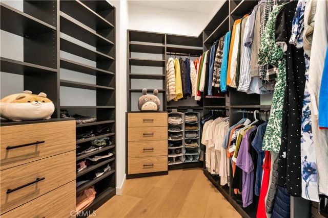 15641 High Knoll Road, Encino, CA 91436