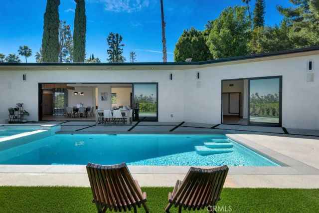 15641 High Knoll Road, Encino, CA 91436