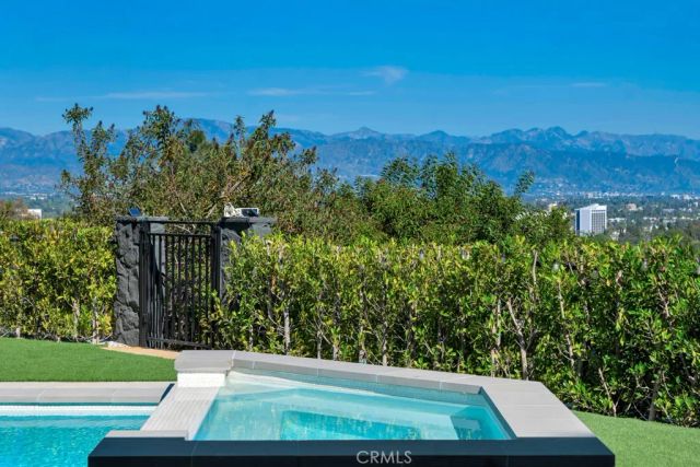 15641 High Knoll Road, Encino, CA 91436