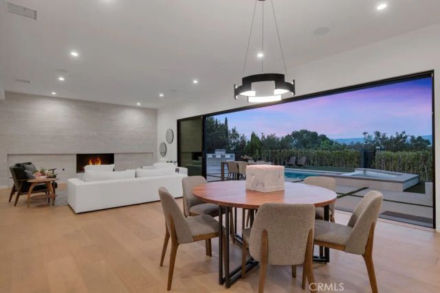 15641 High Knoll Road, Encino, CA 91436