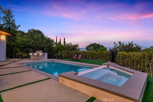 15641 High Knoll Road, Encino, CA 91436