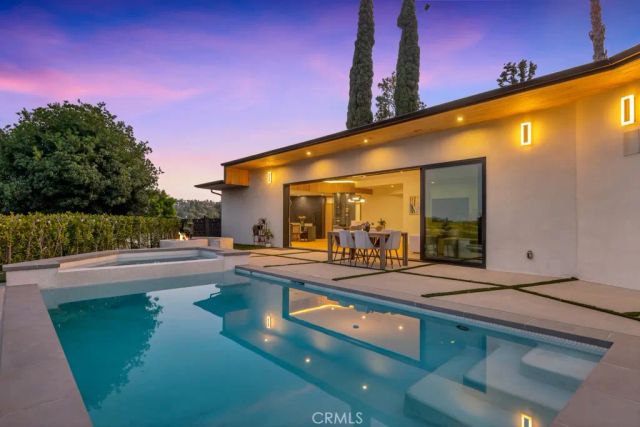 15641 High Knoll Road, Encino, CA 91436