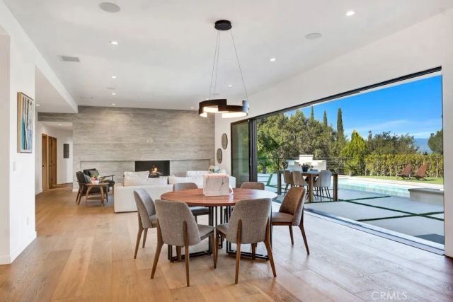 15641 High Knoll Road, Encino, CA 91436