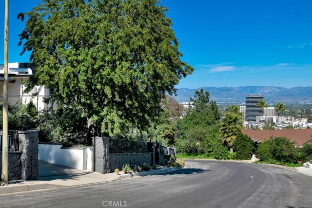 15641 High Knoll Road, Encino, CA 91436