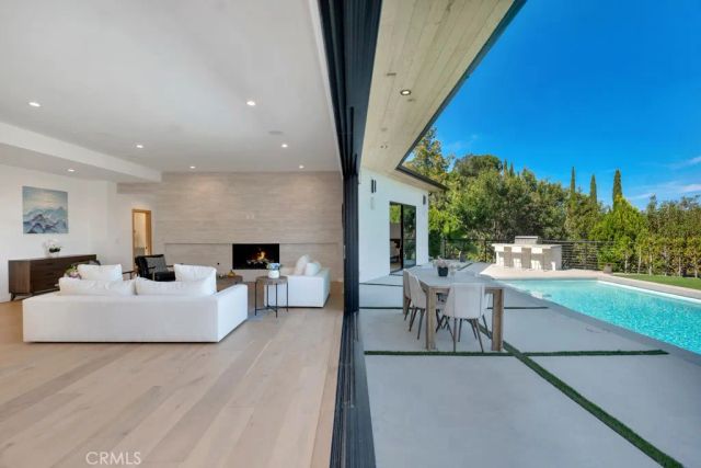 15641 High Knoll Road, Encino, CA 91436