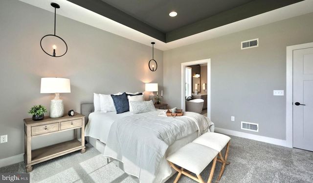 217 DAHLIA CIR, Lebanon, PA 17042