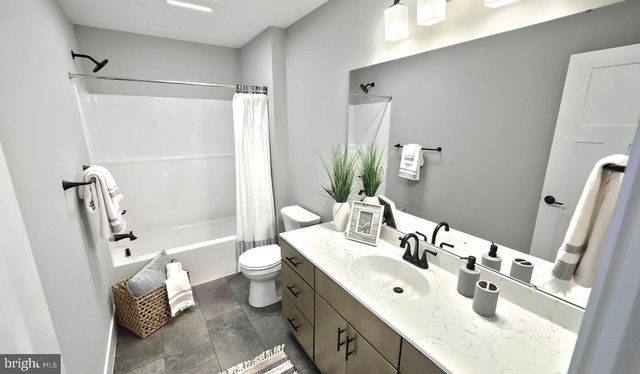 217 DAHLIA CIR, Lebanon, PA 17042